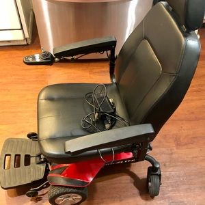 Electric wheelchair